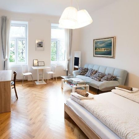 Apartmán Prater Studio Next Fair, Un, Wu And City Center Vídeň Exteriér fotografie