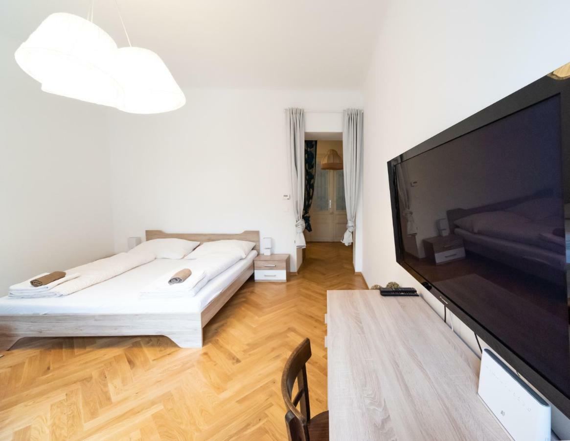 Apartmán Prater Studio Next Fair, Un, Wu And City Center Vídeň Exteriér fotografie